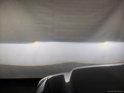 Свет от биксеноновых линз в фаре Toyota Rav4