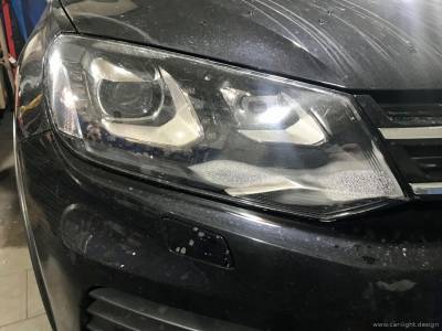 Запотевание фары Volkswagen Touareg в следствии трещины стекла