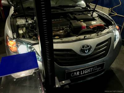 Регулировка света биксеноновой линзы фары Toyota Camry v40