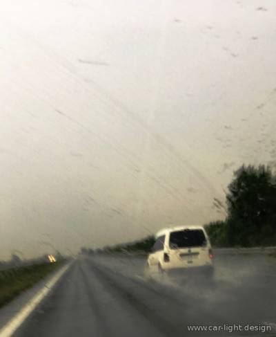 Плохая видимость на трассе, скорость, сильный дождь