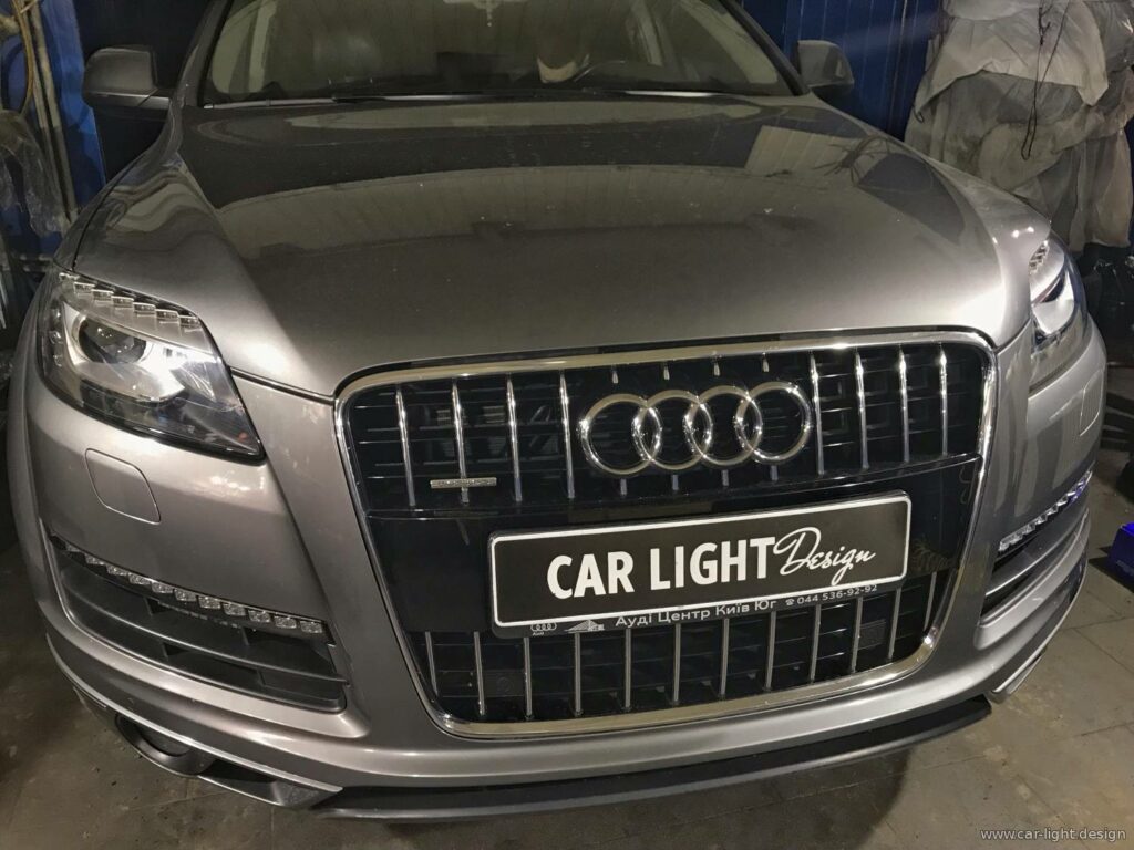 Заміна скла фар Audi Q7: відновлення оптики та герметичності