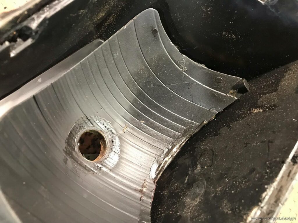 Відпрацьований відбивач галогенної фари Chevrolet Explorer