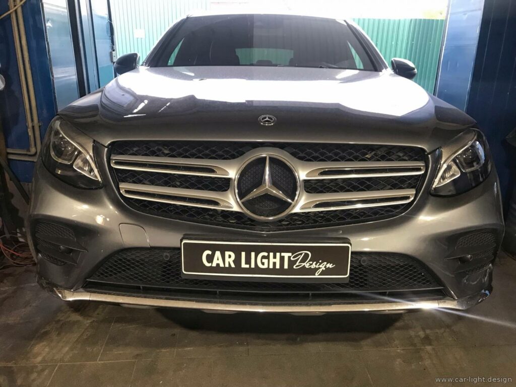 Заміна світлодіодного модуля у фарі Mercedes-Benz GLC