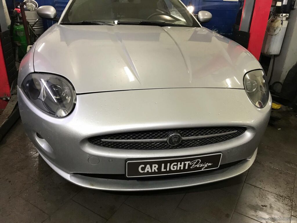 Полірування скла та чистка зсередини фар Jaguar XKR