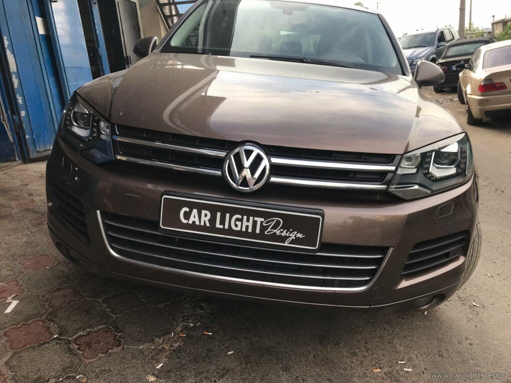 Миття фар зсередини Volkswagen Touareg 2 покоління