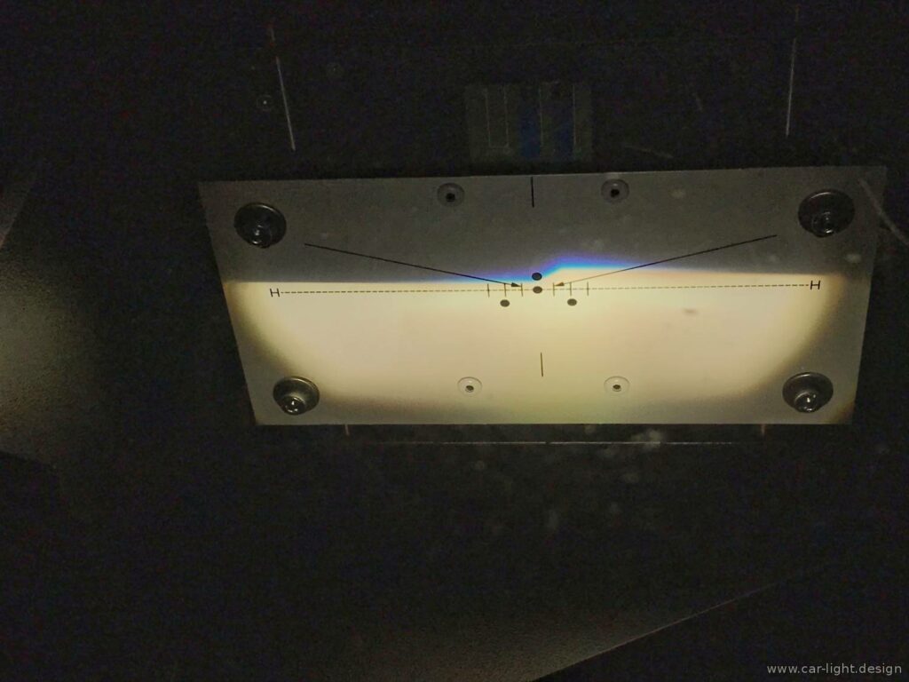 Регулювання світла фар Toyota Prado 120 на професійному стенді