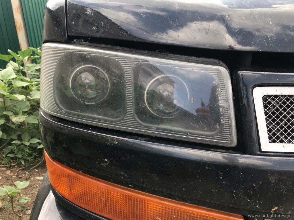 Фари Chevrolet Explorer до реставрації