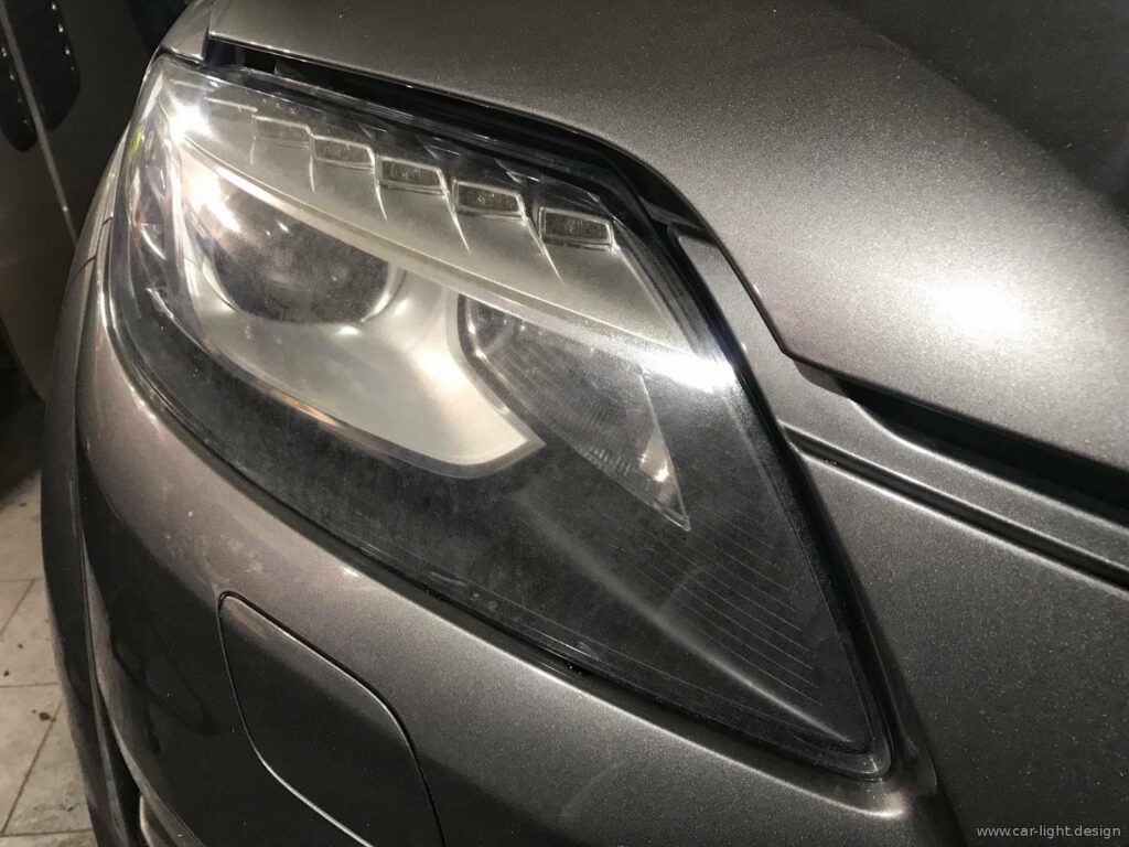 Стекла фар Audi Q7 із мікротріщинами